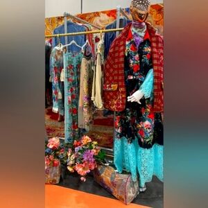 Aratta Embroidered And Embellished Top. Size Small.